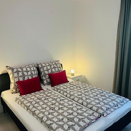 Marton Apartman Balatonszárszó エクステリア 写真